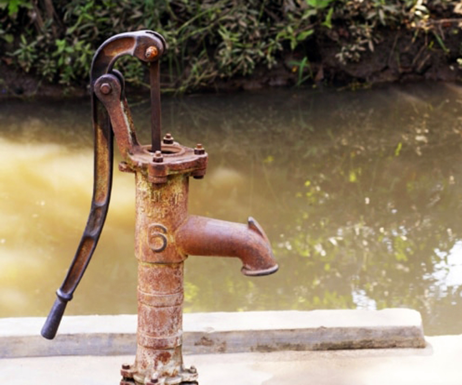 Servicio de perforación de agua y reparación de bombas sumergibles en Zona Oeste